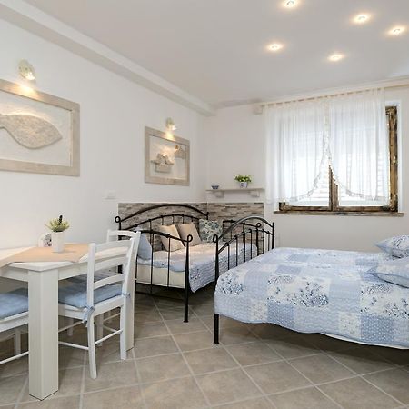 Apartments Krvavica Bagian luar foto