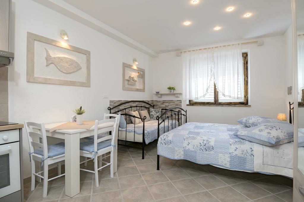 Apartments Krvavica Bagian luar foto